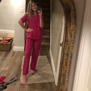 Hot pink xxs scrub set (never worn)